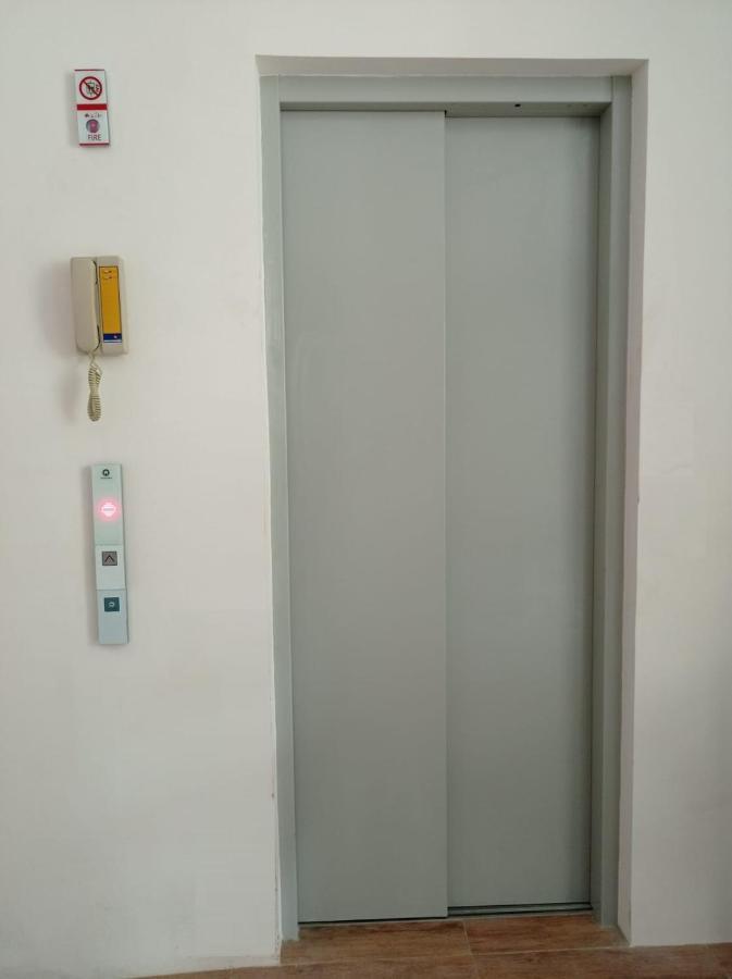 Hotel Nyenyak Mrt Lebak Bulus Simatupang à Jakarta Extérieur photo
